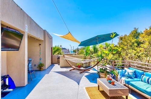 South Mission Beach Condo | MB 3BR Oceanview Penthouse with HUGE Rooftop decks