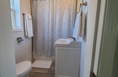 Mount Prospect Apartment | Modern 1 bedroom apartment in very convenient location.