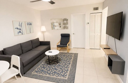 Tarpon River Apartment | Modern 2-Bedroom Apartment Near Las Olas and the Beach