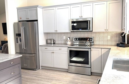 Oxford Apartment | Modern 2-bedroom apartment close to Thompson Lake in Otisfield, ME