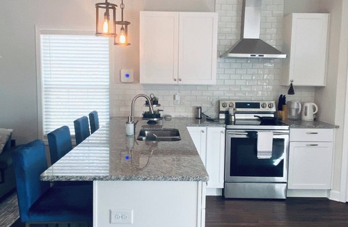 Ponderosa - Wingate House | Modern 3bed/2bath House near Charlotte Uptown and airport!