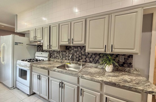 North Bergen Apartment | Modern apartment close to NYC