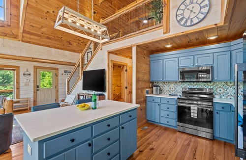 Seneca Cabin | Modern Lakefront Cabin on Lake Keowee