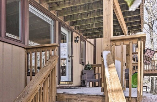 Beech Mountain Condo | Modern Mountain Escape: Hike, Ski & Explore!