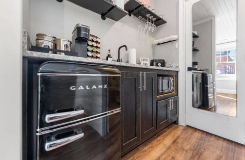 Blue Ridge Apartment | Modern Penthouse Suite in historic downtown Blue Ridge, GA