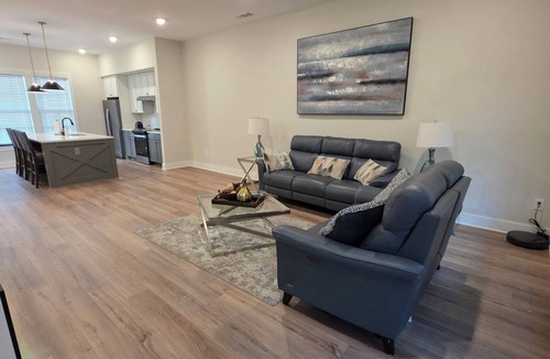 Hapeville House | Modern Spacious 3-bedroom townhome in tranquil Hapeville w/2 car Garage