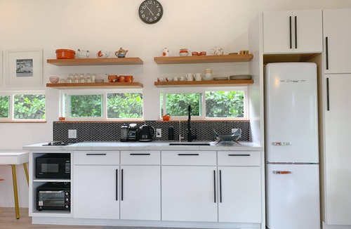 Keaau House | Modern Tea House - Close to Hilo and Volcano
