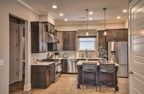 Westside House | Modern West Town Home - Mins to Downtown Atlanta!