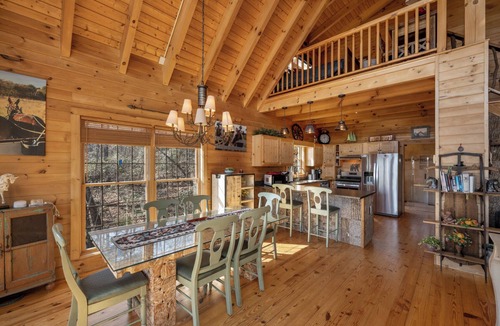Ferguson Cabin | Mountain Cabin,Great View,HotTub,Hiking/Horse Trails,WiFi