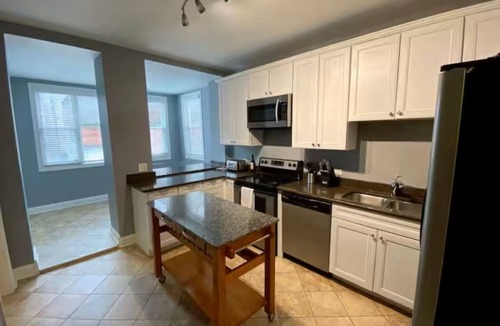 Sheffield Neighbors Apartment | MTR-PetFriendly-FreeParking-WalkingTreadmill