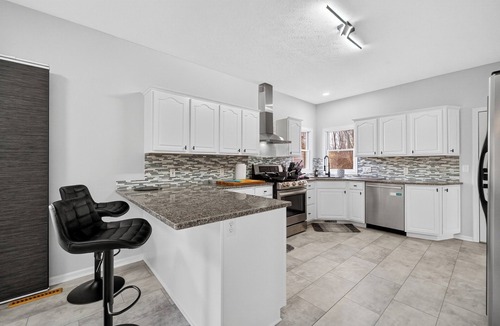 Chesterland House | -MUST SEE- Spacious Chesterland Colonial