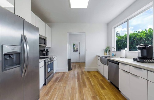 The Roads House | Near Brickell, Private Pool, Outdoor Cinema, Grill