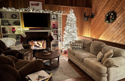 Arrowhead Villas House | NEW! 3-Level Family Fun, Mountain Getaway