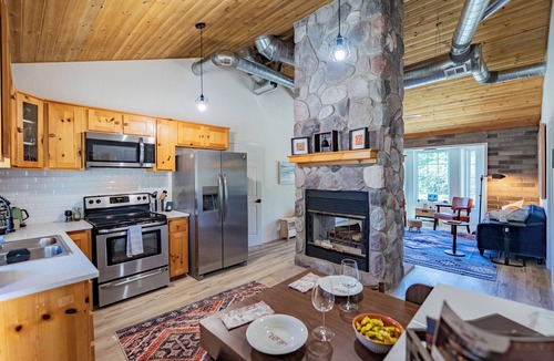 Rimrock House | NEW 3BR Cabin Near Sedona + walk to creek