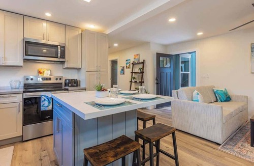 Wailuku Apartment | NEW! Authentic Maui Stay – 3BR Duplex, Sleeps 8