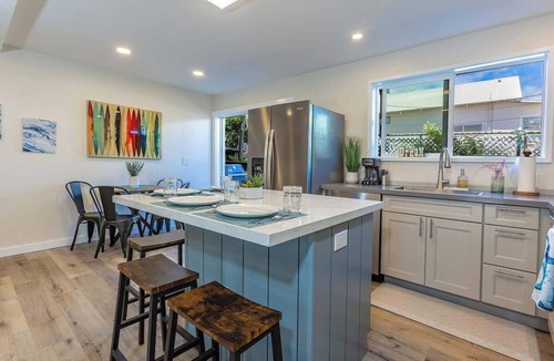 Wailuku Apartment | NEW! Authentic Maui Stay – 3BR Duplex, Sleeps 8