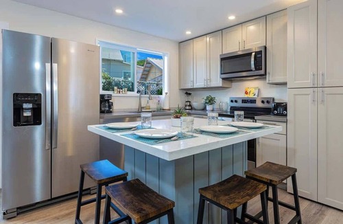 Wailuku Apartment | NEW! Authentic Maui Stay – 3BR Duplex, Sleeps 8