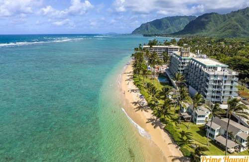 Punaluu House | NEW Beachfront Condo