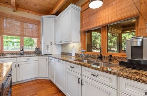 Macon House | 🌊 New Listing! Luxury Lake Gaston Home | Boathouse, Main Lake Cove Hot Tub 🏡🔥