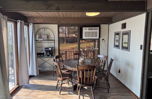 Negreet Cabin | New Listing! Waterfront 3-bedroom home with amazing views in Toledo Bend.