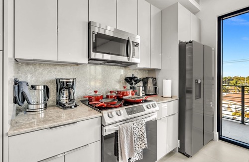 Harbordale Apartment | New Luxe 3/3 Condo Ft Lauderdale Beach & Las Olas