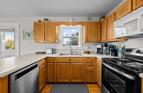 Topsail Beach House | NEW Renovations, Great Location, Water Views, Topsail Beach