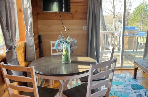 Wilton Cottage | New spacious-charming one bedroom cottage with loft at Wilson Lake Country Club