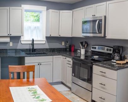Ellsworth Apartment | Newly Renovated Acadia Apartment Mple Street