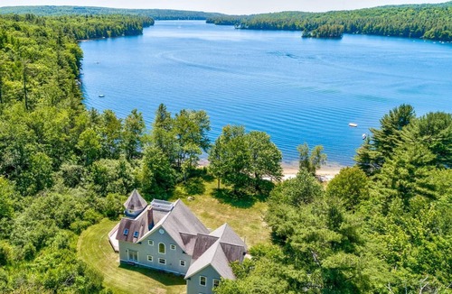 West Poland House | NICEST LAKEHOUSE IN MAINE - PRIVATE BEACH - LUXURY!