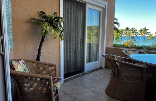 Kahaluu Bay Condo | Ocean View, Beach Front, Dream Vacation Villa, at Kahalu’u Snorkel & Surf Beach.
