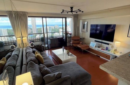 McCully - Moiliili Apartment | Ocean & Waikiki Skyline Views – Modern 2BR/2BA Retreat, Resort Style Amenities