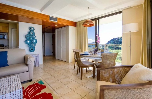 Makaha Condo | Oceanfront 1-BR Condo in Waianae w/Sunset Views