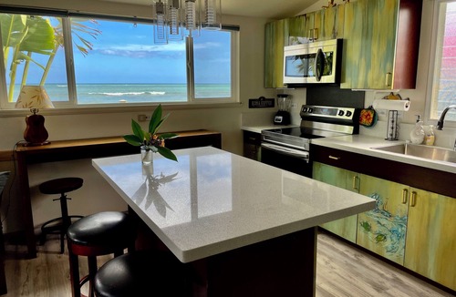 Ewa Cottage | Oceanfront Beach House, AC WiFi OceanView backyard, private access to the beach