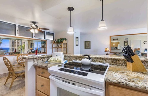 Kahana House | Oceanfront condo, AC, stunning view, resort amenities, walkable area