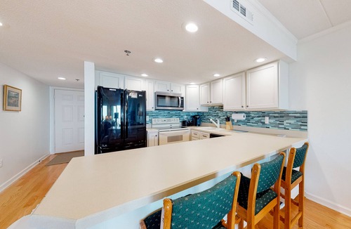 Midtown Ocean City Condo | Oceanfront Condo with Patio, Beach Access, Central AC, WiFi & Washer/Dryer