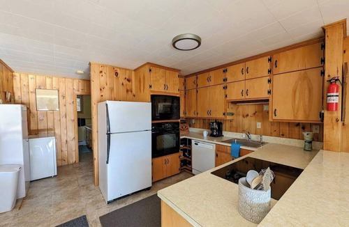 Sullivan House | Oceanfront Cottage w/Wraparound Deck on