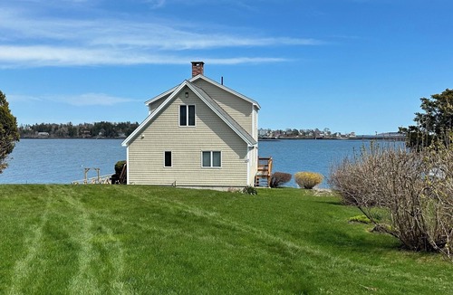 Mid-Coast and Islands Cottage | Oceanfront Escape: Deck & Granite Steps to Shore