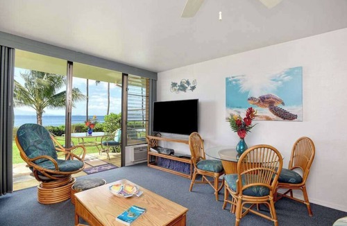 Maalaea Condo | Oceanfront Maalaea Condo with WiFi & Lanai - See Turtles!