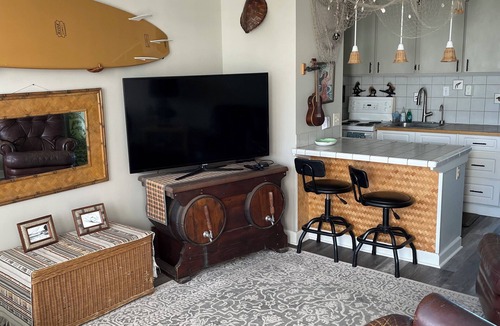 Makaha Condo | Oceanfront Makaha Condo - Turtle Beach - Sunset Lanai - 8th floor