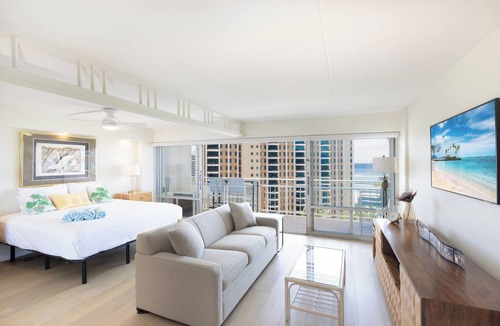 Waikiki Condo | Oceanfront Retreat at the Ilikai! Your island escape await!