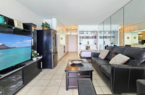 Diamond Head - Kapahulu - St. Louis Apartment | Oceanfront studio in Honolulu for a relaxing getaway with terrific views.