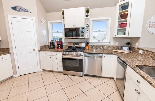 Pine Island House | Oceanside, 6 BRs, Pool, Dogs Welcome, Close to Beach Access, PI164, La Bella Vita