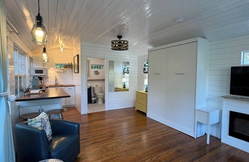 West Tremont Apartment | Oceanside Acadia Artist's Studio with high end finishes and local character