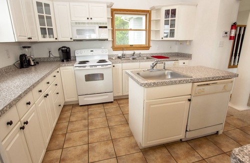 Ocean Hill House | Oceanside, Pool, Hot Tub, Close to Beach, OH1, Silver Sandcastle