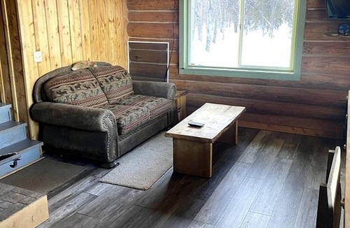 Cooper Landing Cabin | Off-Grid Cabin with Views from the Porch in Alaska