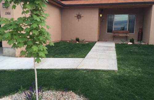 Moab South Valley House | Oleander Place