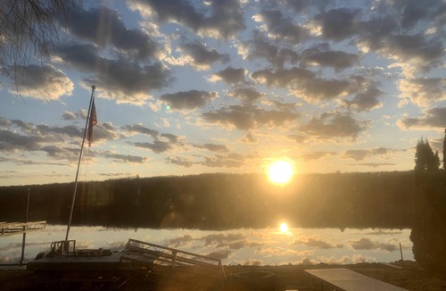 Belgrade Cabin | on gorgeous Great Pond (lake), great for families!