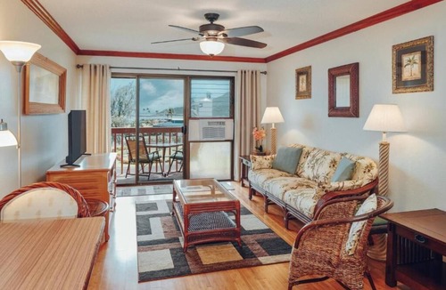 Nawiliwili Apartment | One Unit | Free Parking | Direct Pool Access | Near Wilcox Road