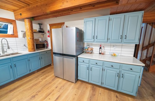 Juneau House | Orcaview Cabin—A wild Alaskan getaway surrounded by wildlife and adventure!