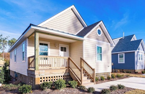 Harbinger House | Outer Banks Golf Cottage